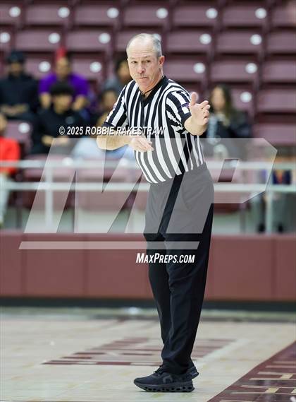 Thumbnail 2 in Lufkin vs. Melissa (UIL 5A D1 Bi-District Playoff) photogallery.