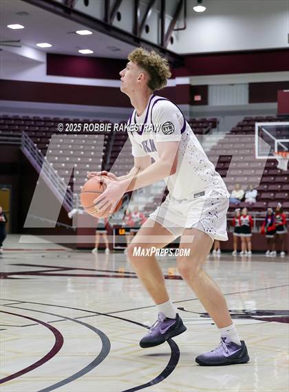 Thumbnail 3 in Lufkin vs. Melissa (UIL 5A D1 Bi-District Playoff) photogallery.