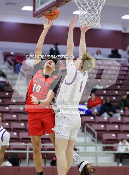 Thumbnail 2 in Lufkin vs. Melissa (UIL 5A D1 Bi-District Playoff) photogallery.