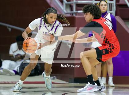 Thumbnail 1 in Lufkin vs. Melissa (UIL 5A D1 Bi-District Playoff) photogallery.