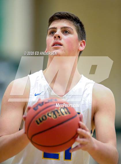 Thumbnail 2 in South Tahoe vs. Fernley (NIAA 3A Northern Quarterfinals) photogallery.