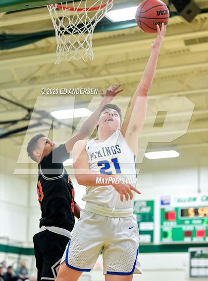 Thumbnail 3 in South Tahoe vs. Fernley (NIAA 3A Northern Quarterfinals) photogallery.
