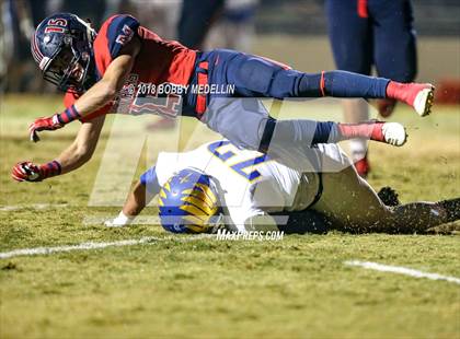 Thumbnail 2 in Bakersfield Christian vs. San Joaquin Memorial (CIF CS D3 Final) photogallery.