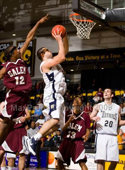 Thumbnail 1 in Hidden Valley vs. Salem (VHSL AA D4 Semifinal) photogallery.