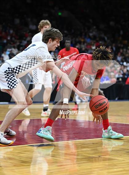 Thumbnail 1 in ThunderRidge vs. Denver East (CHSAA 5A Final Four) photogallery.