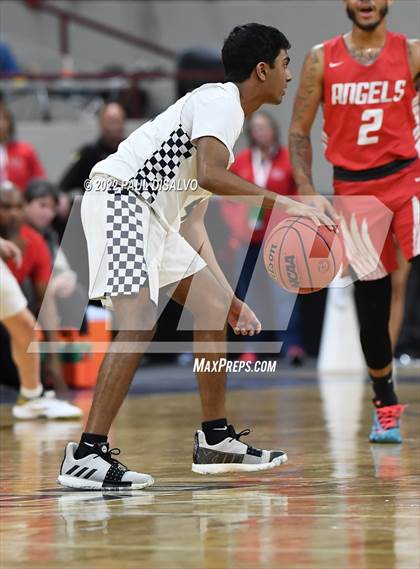 Thumbnail 3 in ThunderRidge vs. Denver East (CHSAA 5A Final Four) photogallery.