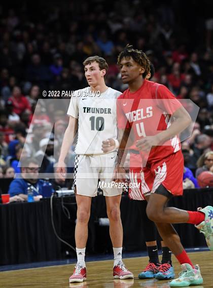 Thumbnail 1 in ThunderRidge vs. Denver East (CHSAA 5A Final Four) photogallery.