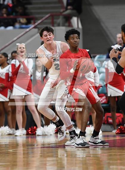Thumbnail 2 in ThunderRidge vs. Denver East (CHSAA 5A Final Four) photogallery.