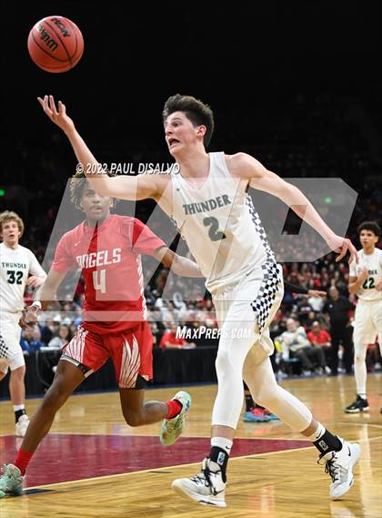 Thumbnail 2 in ThunderRidge vs. Denver East (CHSAA 5A Final Four) photogallery.