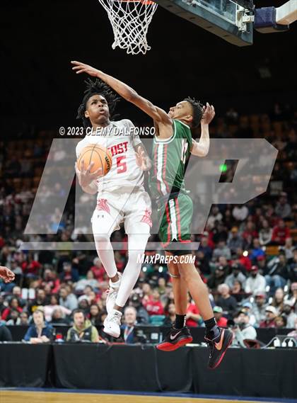 Thumbnail 3 in Denver East vs Smoky Hill ( CHSAA 6A Great 8) photogallery.
