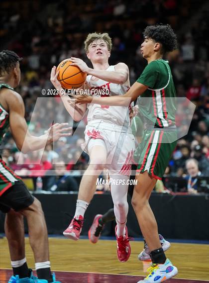 Thumbnail 2 in Denver East vs Smoky Hill ( CHSAA 6A Great 8) photogallery.