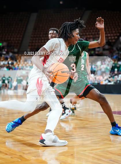 Thumbnail 1 in Denver East vs Smoky Hill ( CHSAA 6A Great 8) photogallery.