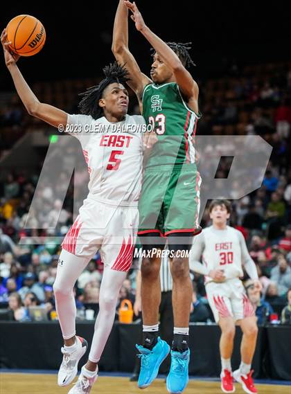 Thumbnail 3 in Denver East vs Smoky Hill ( CHSAA 6A Great 8) photogallery.
