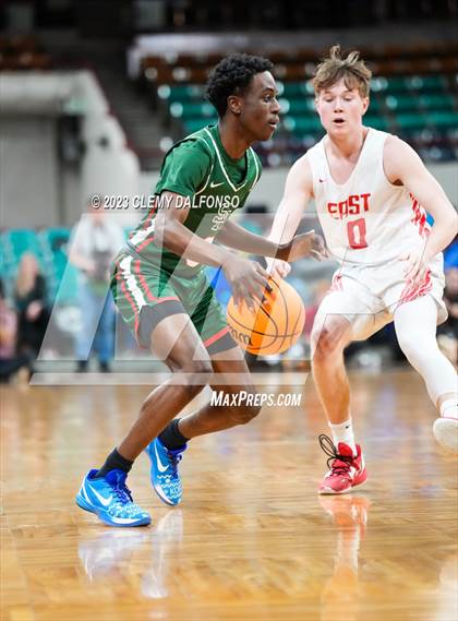 Thumbnail 1 in Denver East vs Smoky Hill ( CHSAA 6A Great 8) photogallery.