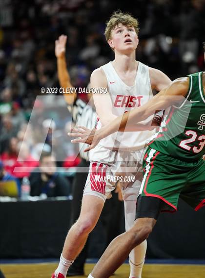 Thumbnail 2 in Denver East vs Smoky Hill ( CHSAA 6A Great 8) photogallery.