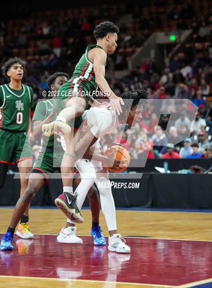 Thumbnail 2 in Denver East vs Smoky Hill ( CHSAA 6A Great 8) photogallery.