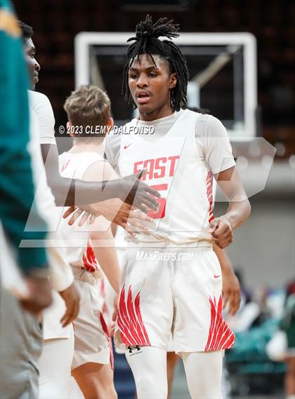 Thumbnail 3 in Denver East vs Smoky Hill ( CHSAA 6A Great 8) photogallery.