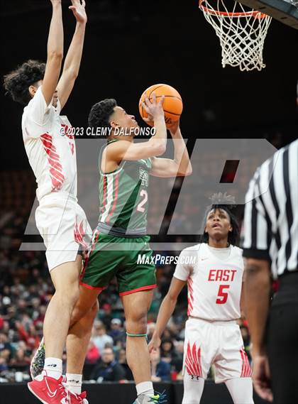 Thumbnail 2 in Denver East vs Smoky Hill ( CHSAA 6A Great 8) photogallery.
