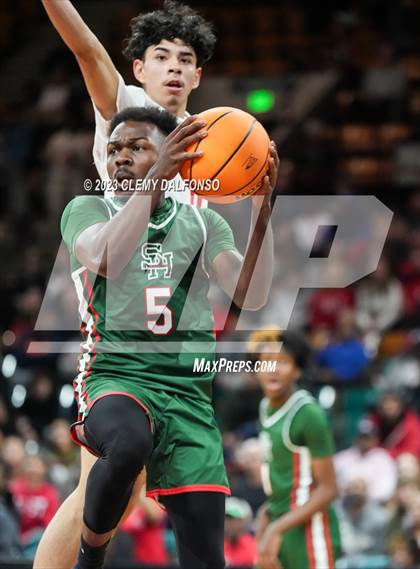 Thumbnail 3 in Denver East vs Smoky Hill ( CHSAA 6A Great 8) photogallery.