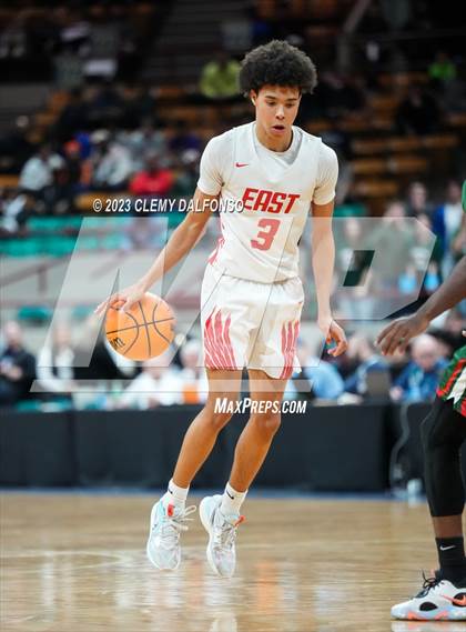 Thumbnail 1 in Denver East vs Smoky Hill ( CHSAA 6A Great 8) photogallery.