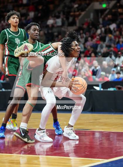 Thumbnail 2 in Denver East vs Smoky Hill ( CHSAA 6A Great 8) photogallery.