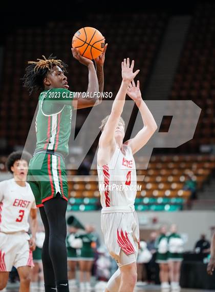 Thumbnail 1 in Denver East vs Smoky Hill ( CHSAA 6A Great 8) photogallery.
