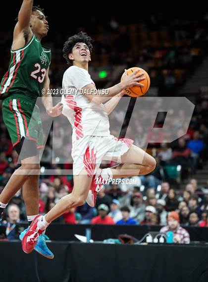 Thumbnail 1 in Denver East vs Smoky Hill ( CHSAA 6A Great 8) photogallery.
