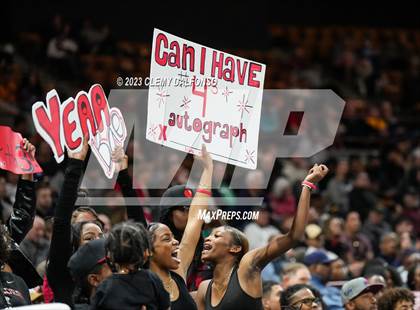 Thumbnail 1 in Denver East vs Smoky Hill ( CHSAA 6A Great 8) photogallery.