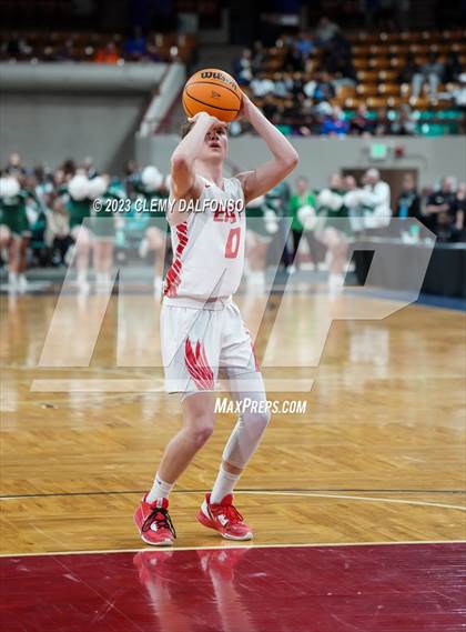 Thumbnail 3 in Denver East vs Smoky Hill ( CHSAA 6A Great 8) photogallery.