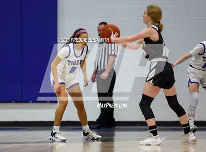Thumbnail 3 in Howe @ Gunter photogallery.