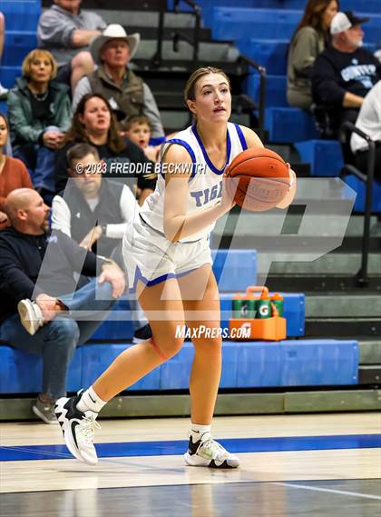 Thumbnail 3 in Howe @ Gunter photogallery.