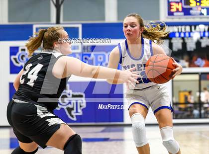 Thumbnail 2 in Howe @ Gunter photogallery.