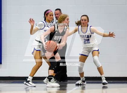 Thumbnail 3 in Howe @ Gunter photogallery.