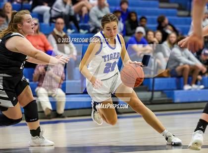 Thumbnail 3 in Howe @ Gunter photogallery.