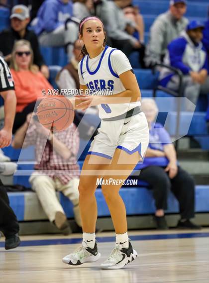 Thumbnail 3 in Howe @ Gunter photogallery.