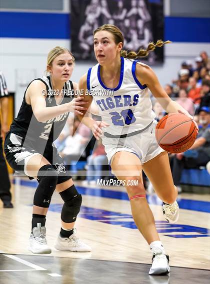 Thumbnail 2 in Howe @ Gunter photogallery.