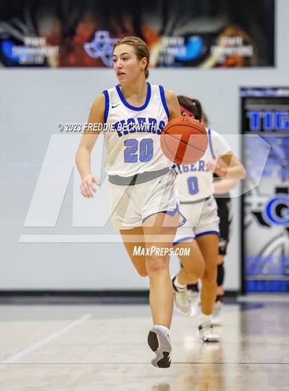 Thumbnail 3 in Howe @ Gunter photogallery.