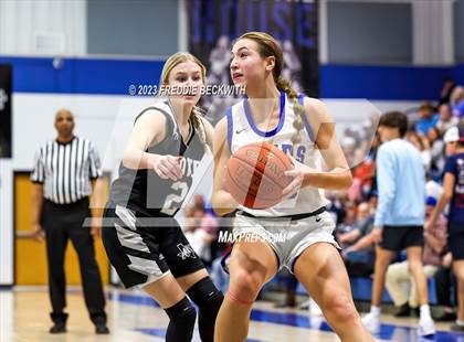 Thumbnail 2 in Howe @ Gunter photogallery.
