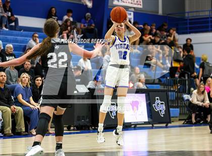 Thumbnail 1 in Howe @ Gunter photogallery.