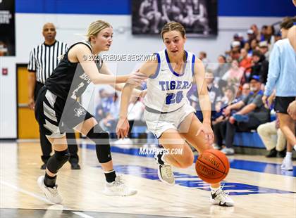Thumbnail 2 in Howe @ Gunter photogallery.
