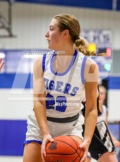 Thumbnail 2 in Howe @ Gunter photogallery.