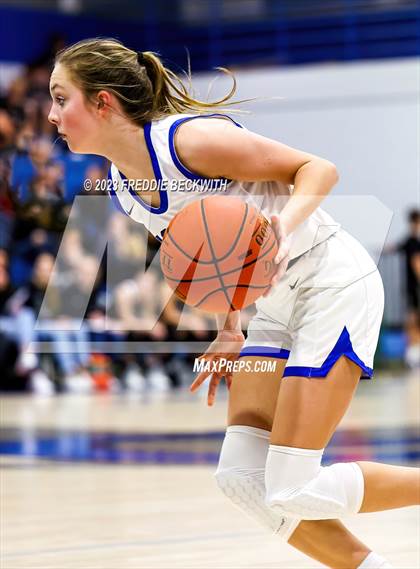 Thumbnail 3 in Howe @ Gunter photogallery.