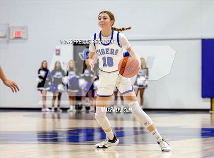 Thumbnail 2 in Howe @ Gunter photogallery.