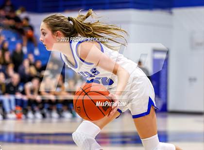 Thumbnail 3 in Howe @ Gunter photogallery.