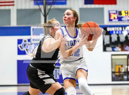 Thumbnail 1 in Howe @ Gunter photogallery.