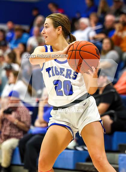 Thumbnail 3 in Howe @ Gunter photogallery.