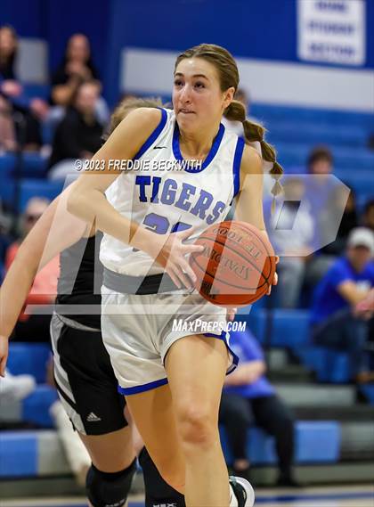 Thumbnail 2 in Howe @ Gunter photogallery.