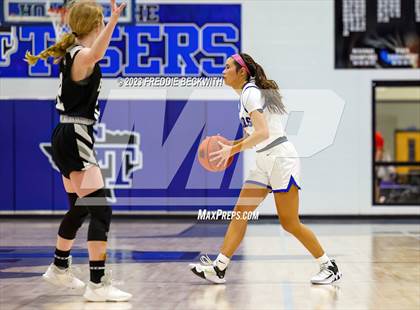 Thumbnail 2 in Howe @ Gunter photogallery.
