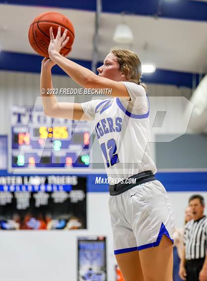 Thumbnail 2 in Howe @ Gunter photogallery.