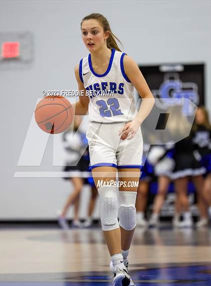 Thumbnail 3 in Howe @ Gunter photogallery.